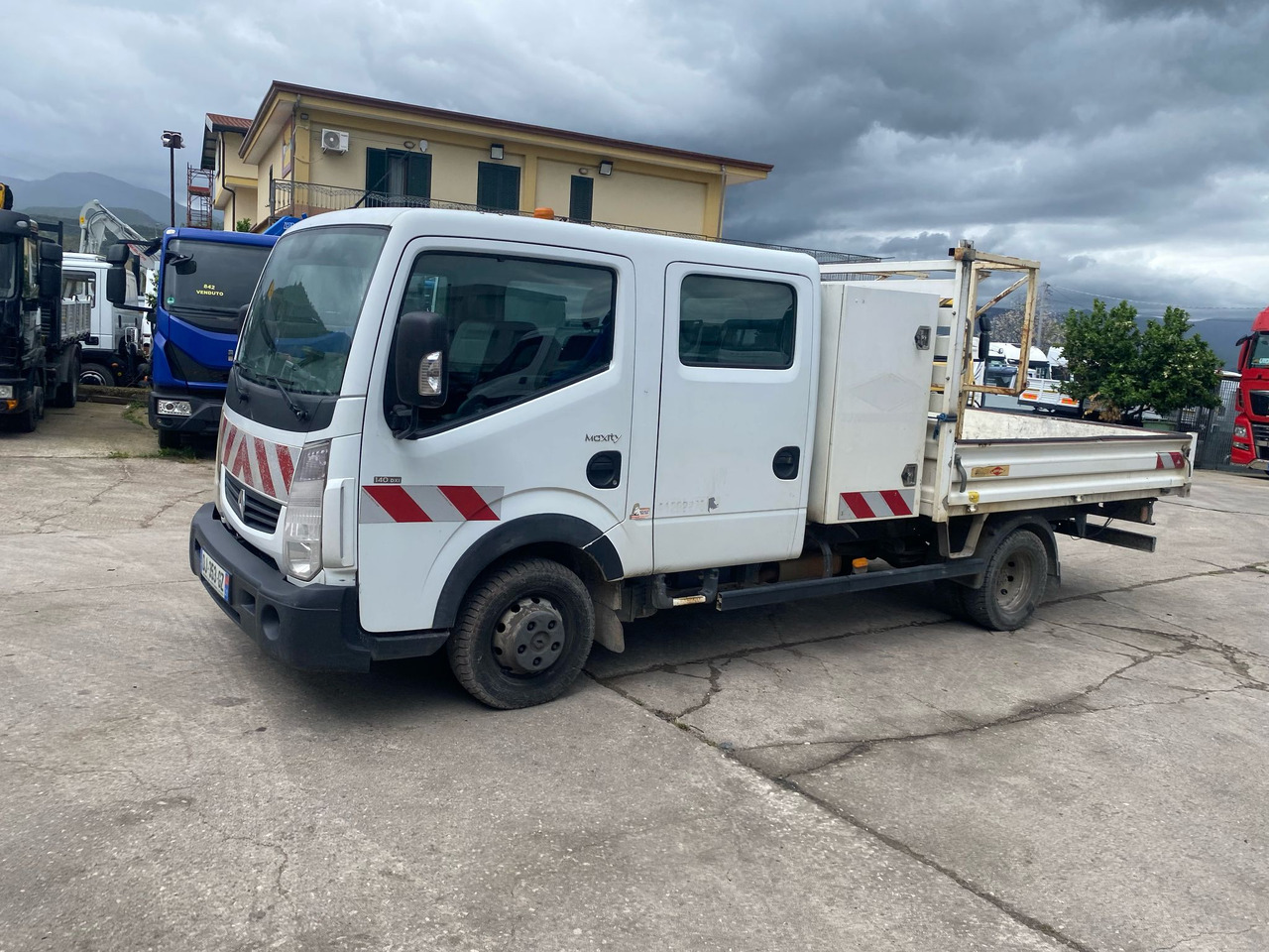 RENAULT MAXITY 140 DXI - Грузовик бортовой/ Платформа: фото 4 RENAULT MAXITY 140 DXI - Грузовик бортовой/ Платформа: фото 4