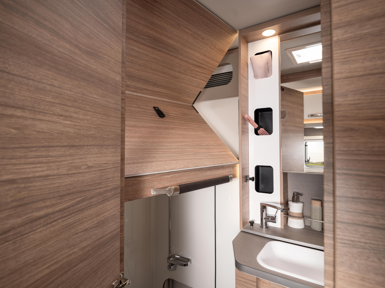 WEINSBERG X-Cursion Van 500 MQ [Edition Pepper] в лизинг WEINSBERG X-Cursion Van 500 MQ [Edition Pepper]: фото 16