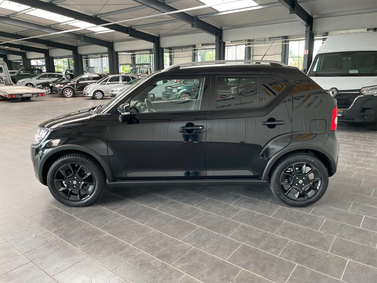 Suzuki Ignis Comfort+ Behinderten-Umbau Kamera Navi LED - Седан: фото 5 Suzuki Ignis Comfort+ Behinderten-Umbau Kamera Navi LED - Седан: фото 5