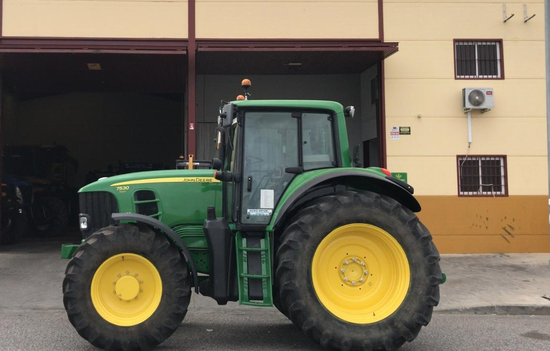 John Deere 7530 Premium - Трактор: фото 2 John Deere 7530 Premium - Трактор: фото 2