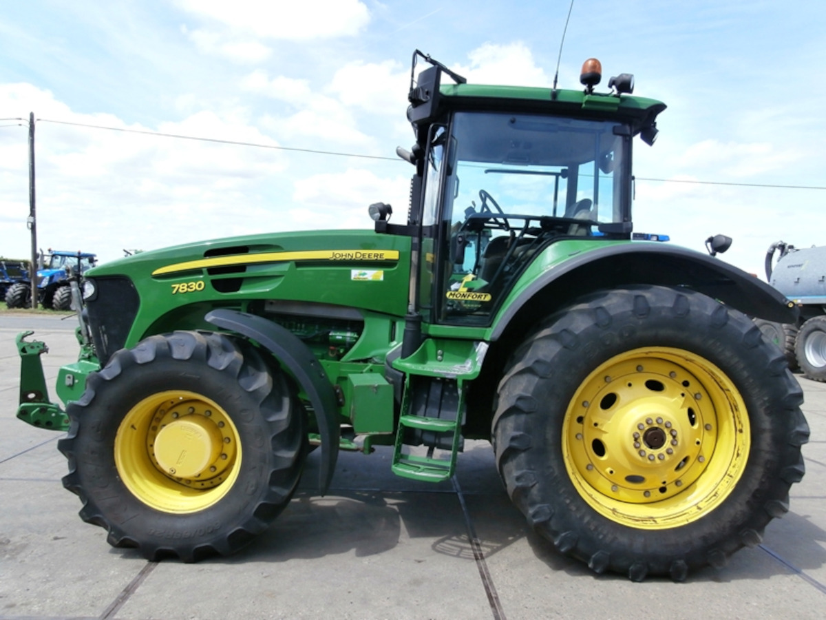 John Deere 7830 TLS - Трактор: фото 2 John Deere 7830 TLS - Трактор: фото 2