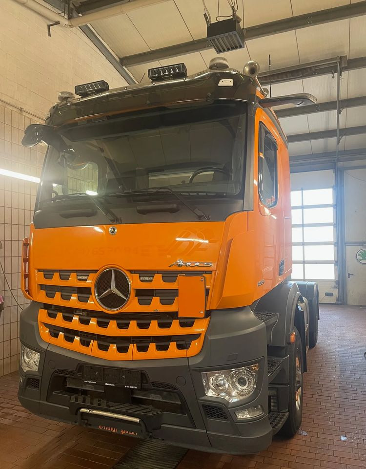 Mercedes-Benz AROCS 1851/ HAD/ 4x4/ HYDRODRIVE/ HYDRAULIKA - Тягач: фото 1 Mercedes-Benz AROCS 1851/ HAD/ 4x4/ HYDRODRIVE/ HYDRAULIKA - Тягач: фото 1