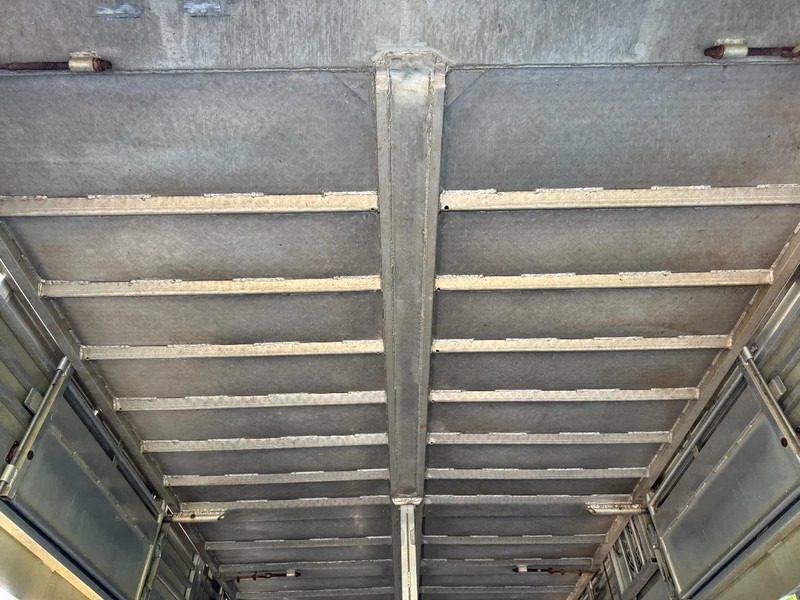 Грузовик для перевозки животных Volvo FM 300 Livestock Cuppers 3 laags 6x2: фото 11 Грузовик для перевозки животных Volvo FM 300 Livestock Cuppers 3 laags 6x2: фото 11