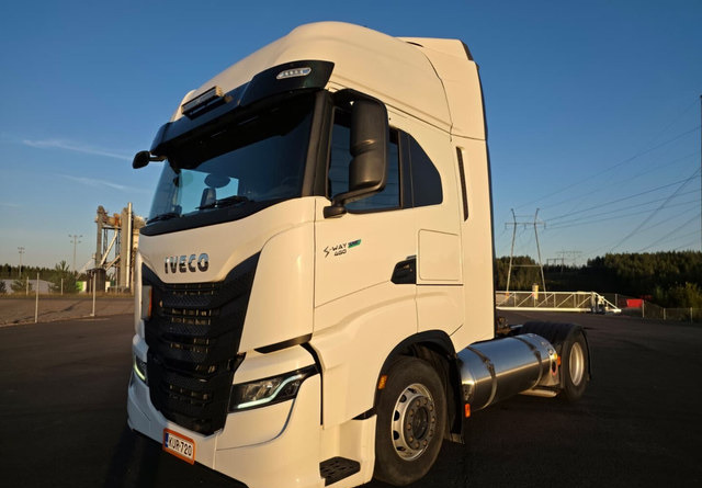 IvecoS-Way 460 4x2 LNG / LBG - Тягач: фото 1 IvecoS-Way 460 4x2 LNG / LBG - Тягач: фото 1
