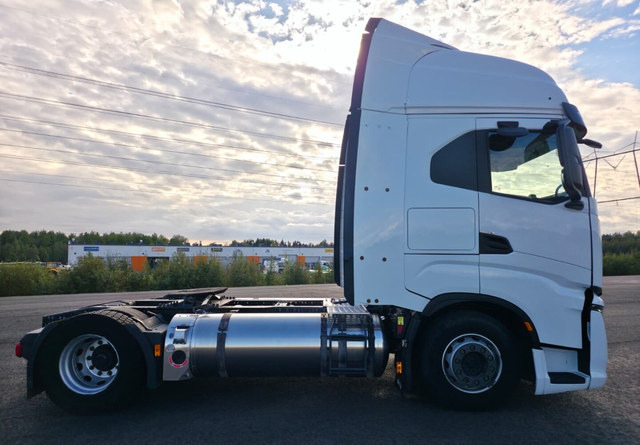 IvecoS-Way 460 4x2 LNG / LBG - Тягач: фото 5 IvecoS-Way 460 4x2 LNG / LBG - Тягач: фото 5
