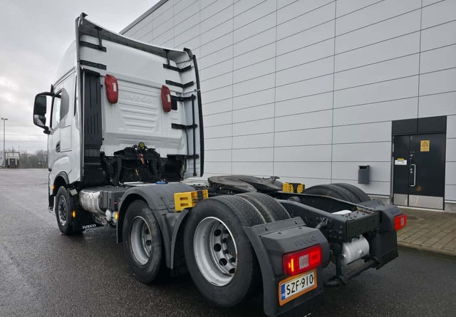 IvecoS-Way 480 6x2 Hieno! - Тягач: фото 3 IvecoS-Way 480 6x2 Hieno! - Тягач: фото 3