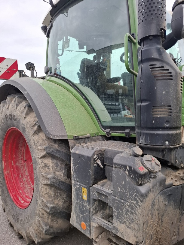 FENDT 724 VARIO PROFI - Трактор: фото 4 FENDT 724 VARIO PROFI - Трактор: фото 4