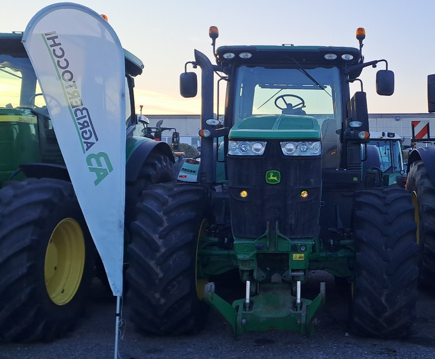 JOHN DEERE 7230R - Трактор: фото 2 JOHN DEERE 7230R - Трактор: фото 2