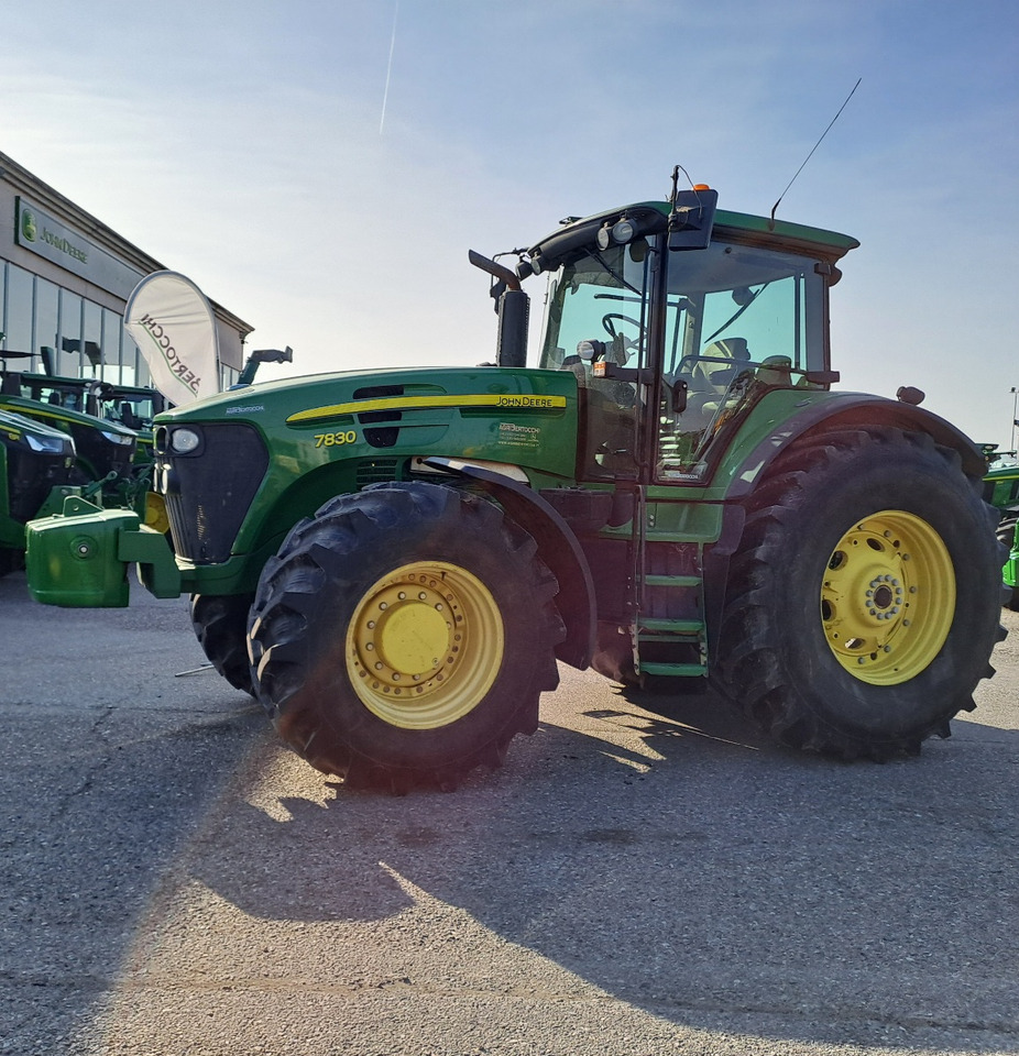 JOHN DEERE 7830 - Трактор: фото 1 JOHN DEERE 7830 - Трактор: фото 1