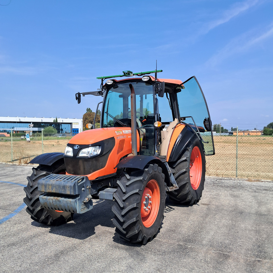 KUBOTA M9960 - Трактор: фото 1 KUBOTA M9960 - Трактор: фото 1