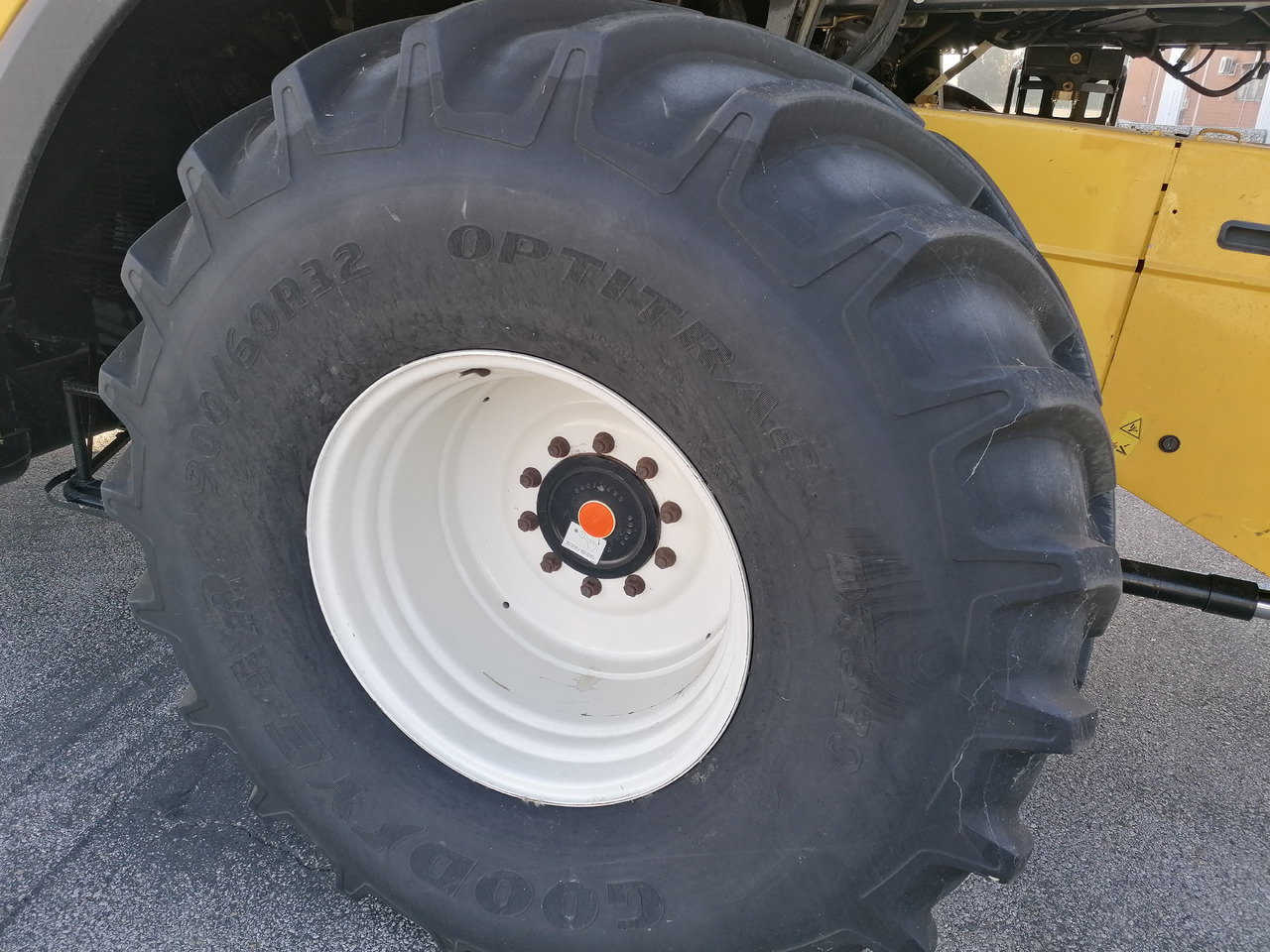 NEW HOLLAND CR 9060 - Зерноуборочный комбайн: фото 3 NEW HOLLAND CR 9060 - Зерноуборочный комбайн: фото 3