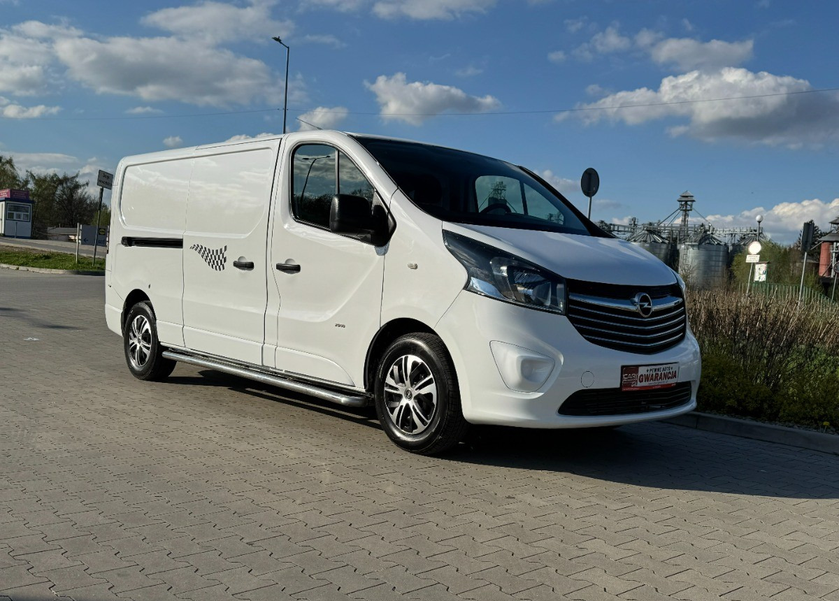 Opel Vivaro L2H1 LONG Zderzak listwy kolor Klimatyzacja Sprowadzony BRUTTO CENA - Цельнометаллический фургон: фото 4 Opel Vivaro L2H1 LONG Zderzak listwy kolor Klimatyzacja Sprowadzony BRUTTO CENA - Цельнометаллический фургон: фото 4