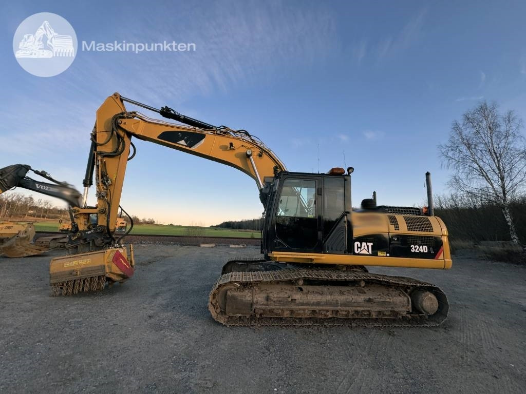CAT 324 D L - Гусеничный экскаватор: фото 1 CAT 324 D L - Гусеничный экскаватор: фото 1