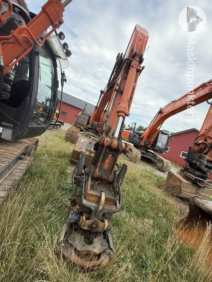 Hitachi ZX 300 LC-6 - Гусеничный экскаватор: фото 3 Hitachi ZX 300 LC-6 - Гусеничный экскаватор: фото 3
