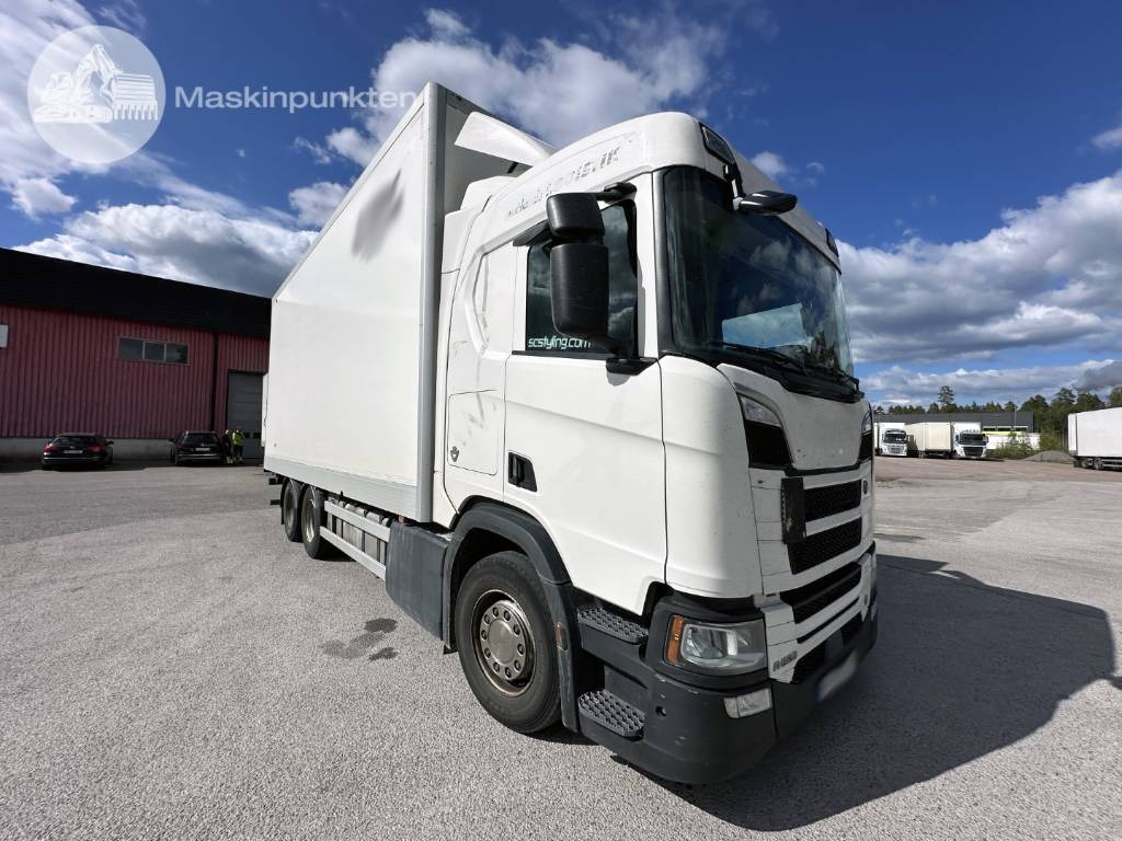 Scania R 520 - Грузовик с закрытым кузовом: фото 1 Scania R 520 - Грузовик с закрытым кузовом: фото 1