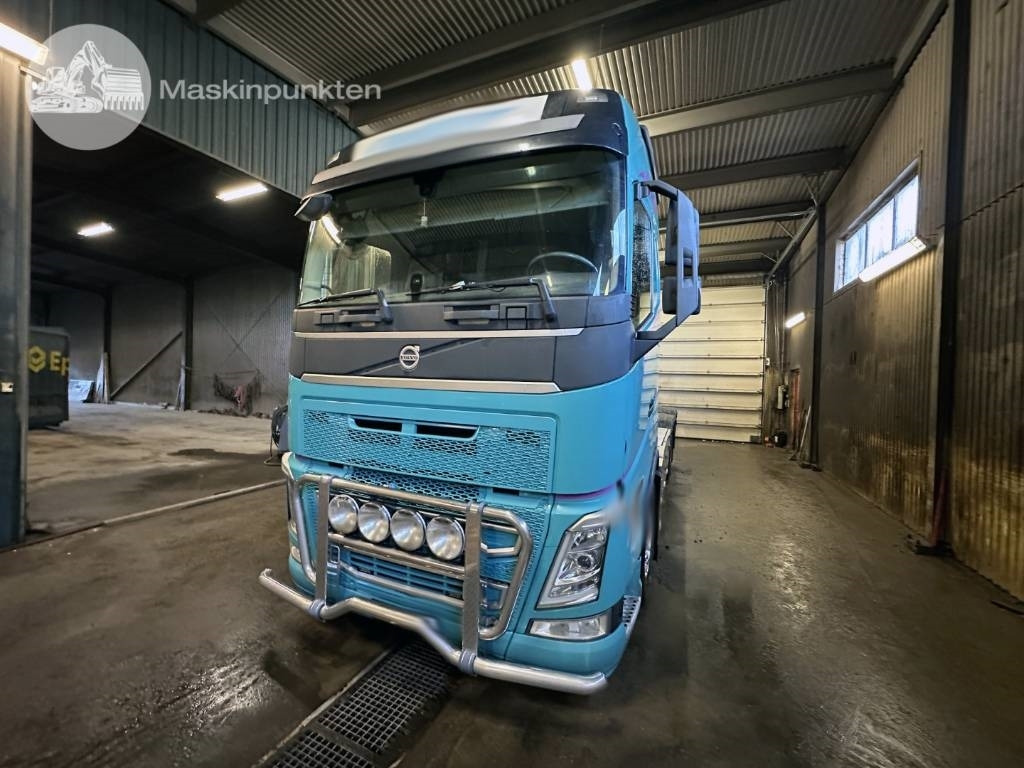 Volvo FH 13 500 - Крюковой мультилифт: фото 1 Volvo FH 13 500 - Крюковой мультилифт: фото 1