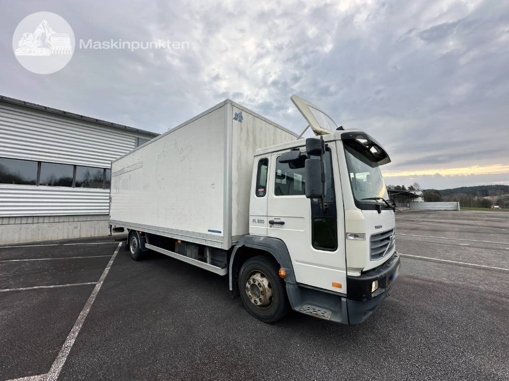 Volvo FL 612 - Грузовик с закрытым кузовом: фото 1 Volvo FL 612 - Грузовик с закрытым кузовом: фото 1