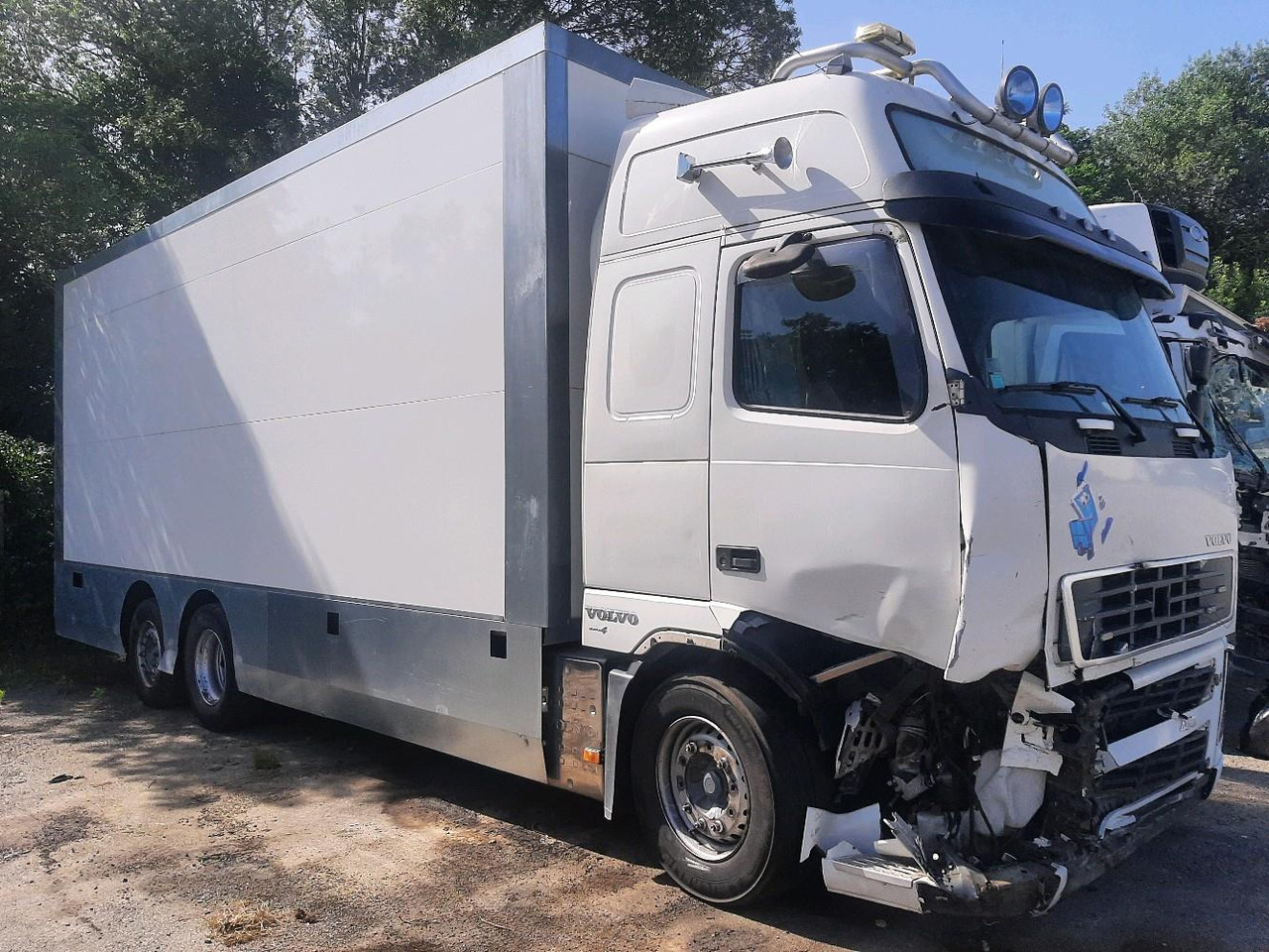 VOLVO FH 480 PORTEUR - Грузовик с закрытым кузовом: фото 1 VOLVO FH 480 PORTEUR - Грузовик с закрытым кузовом: фото 1