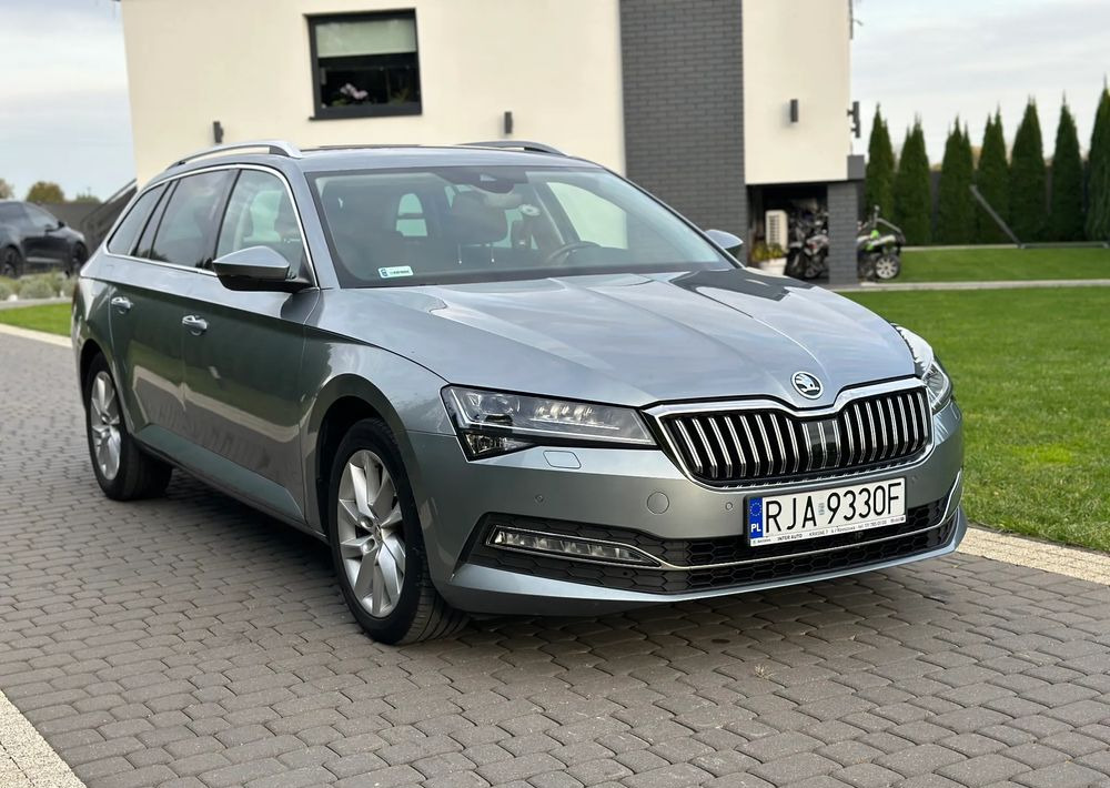 Skoda Superb 2.0 TDI SCR Style DSG - Универсал: фото 3 Skoda Superb 2.0 TDI SCR Style DSG - Универсал: фото 3