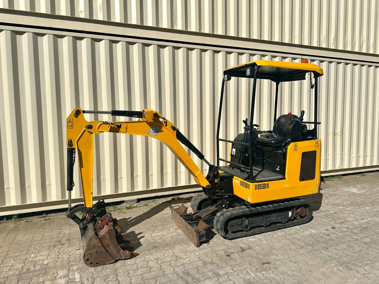 JCB 16C-1 /2020 BJ/943 BH/verbr. Laufwerk/3xLöffel - Мини-экскаватор: фото 1 JCB 16C-1 /2020 BJ/943 BH/verbr. Laufwerk/3xLöffel - Мини-экскаватор: фото 1