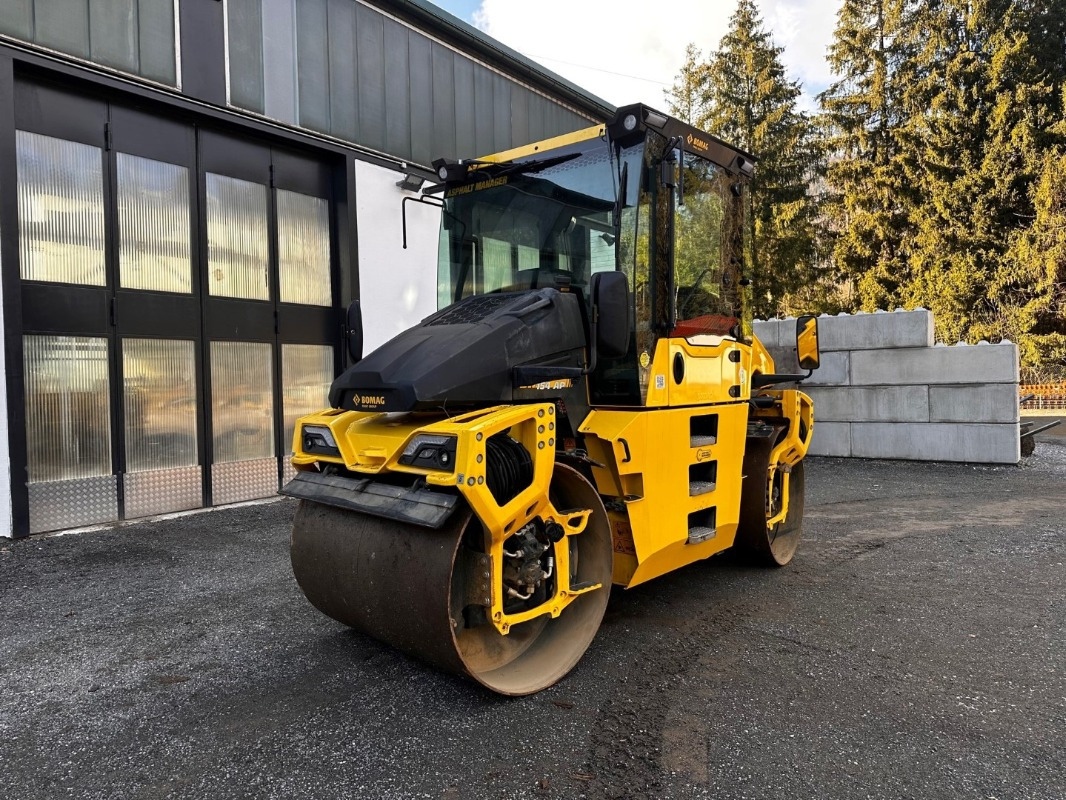 BOMAG DE BW 154 AP-5 AM - Каток: фото 1 BOMAG DE BW 154 AP-5 AM - Каток: фото 1