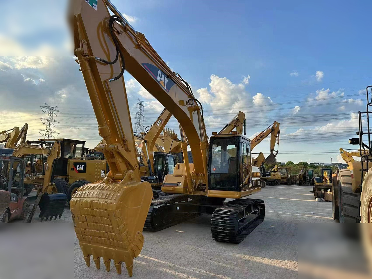 CATERPILLAR 320BL - Гусеничный экскаватор: фото 2 CATERPILLAR 320BL - Гусеничный экскаватор: фото 2