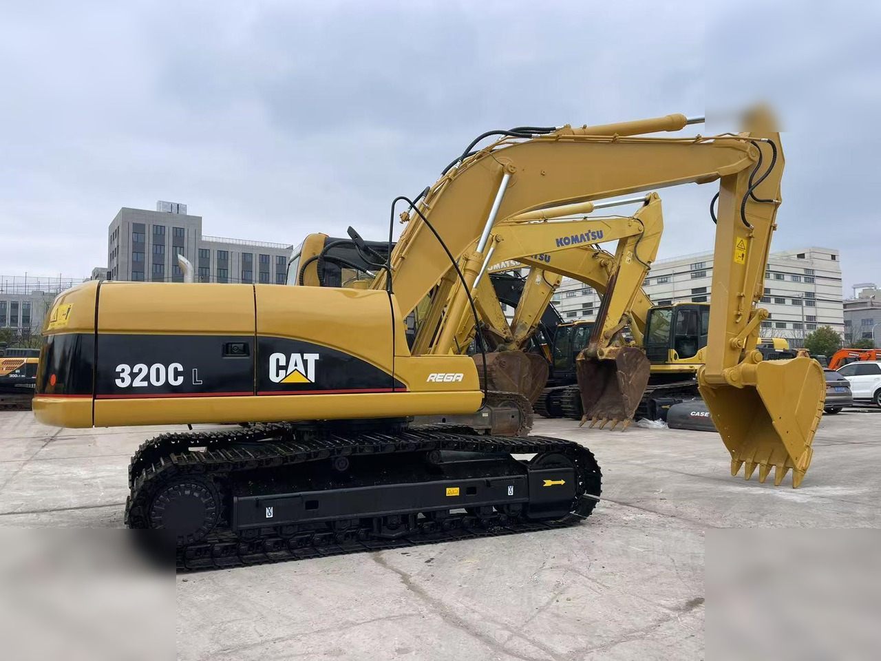 CATERPILLAR 320C - Гусеничный экскаватор: фото 1 CATERPILLAR 320C - Гусеничный экскаватор: фото 1