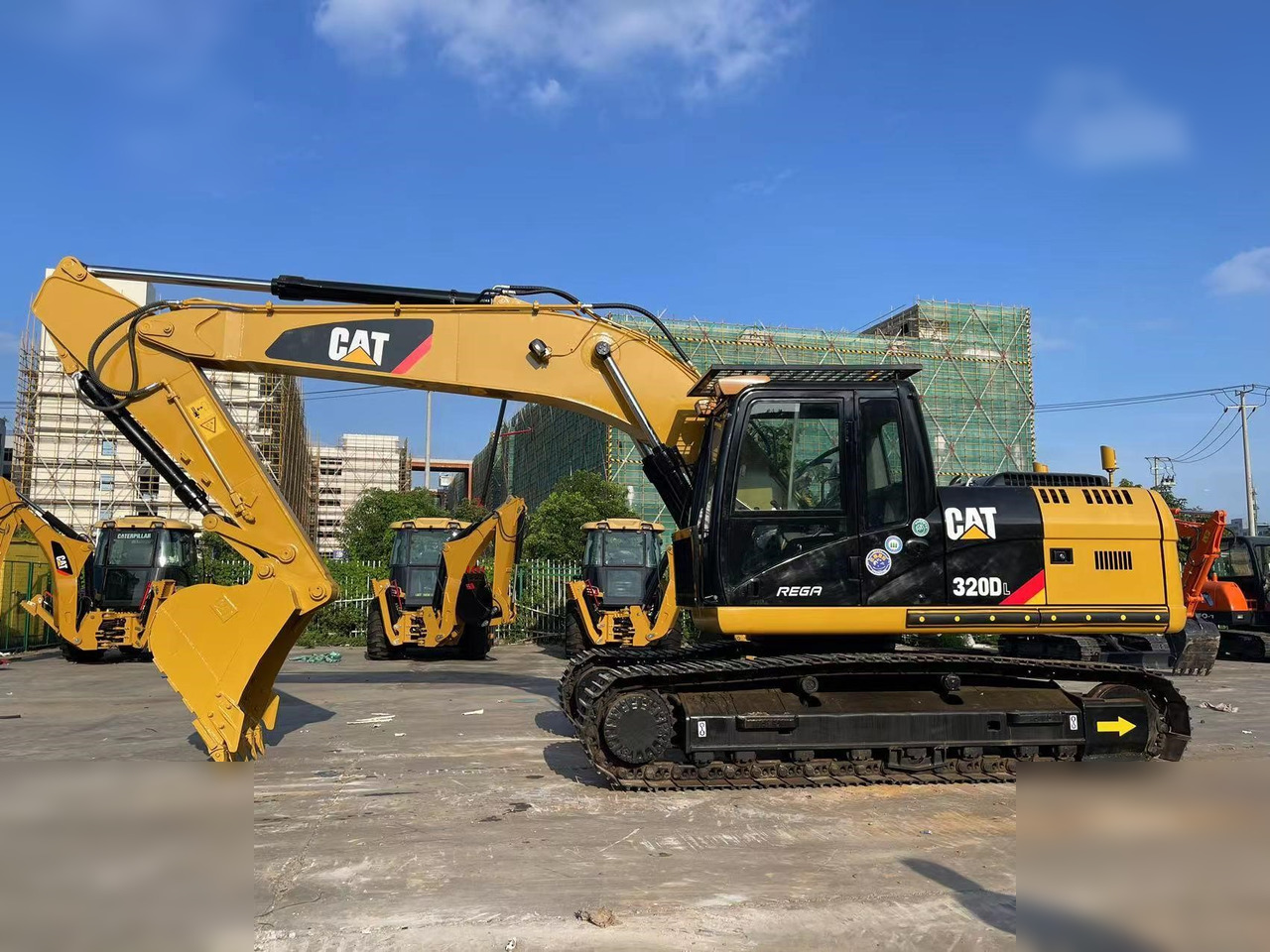 CATERPILLAR 320DL - Гусеничный экскаватор: фото 1 CATERPILLAR 320DL - Гусеничный экскаватор: фото 1