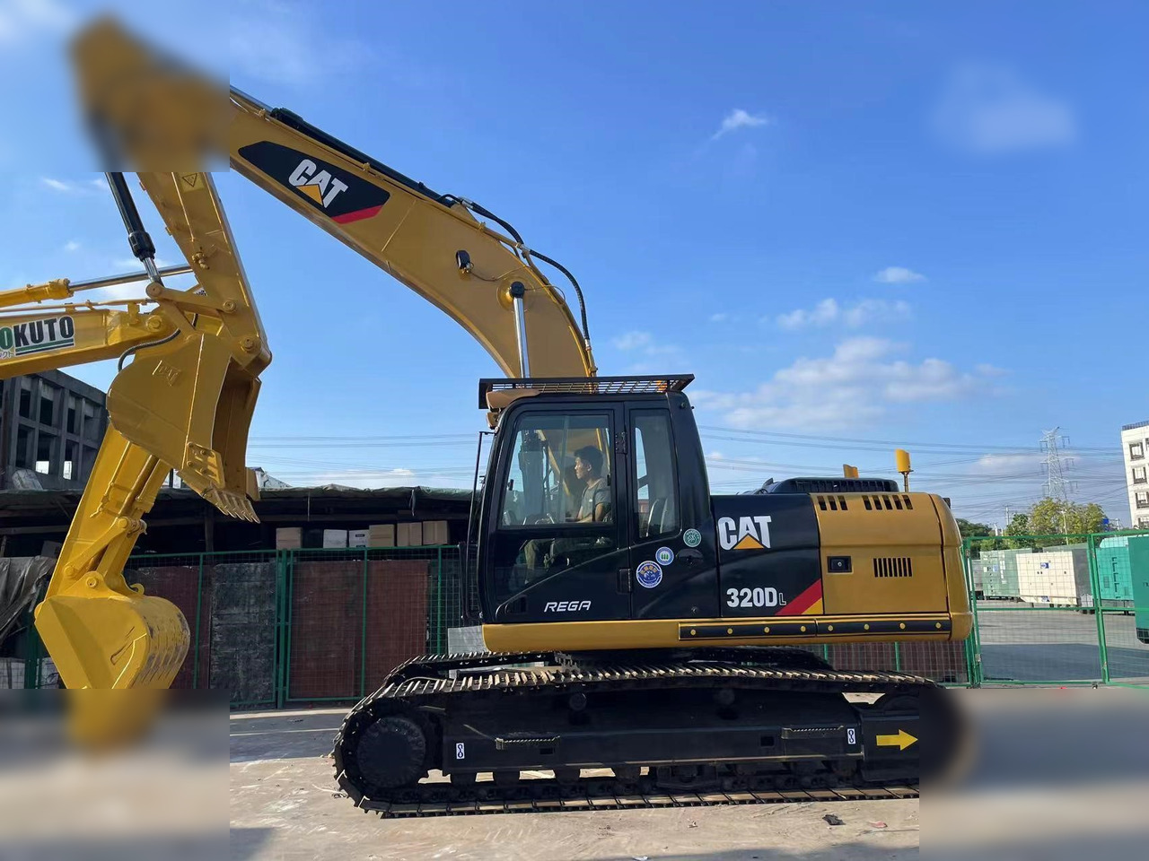 CATERPILLAR 320DL - Гусеничный экскаватор: фото 3 CATERPILLAR 320DL - Гусеничный экскаватор: фото 3