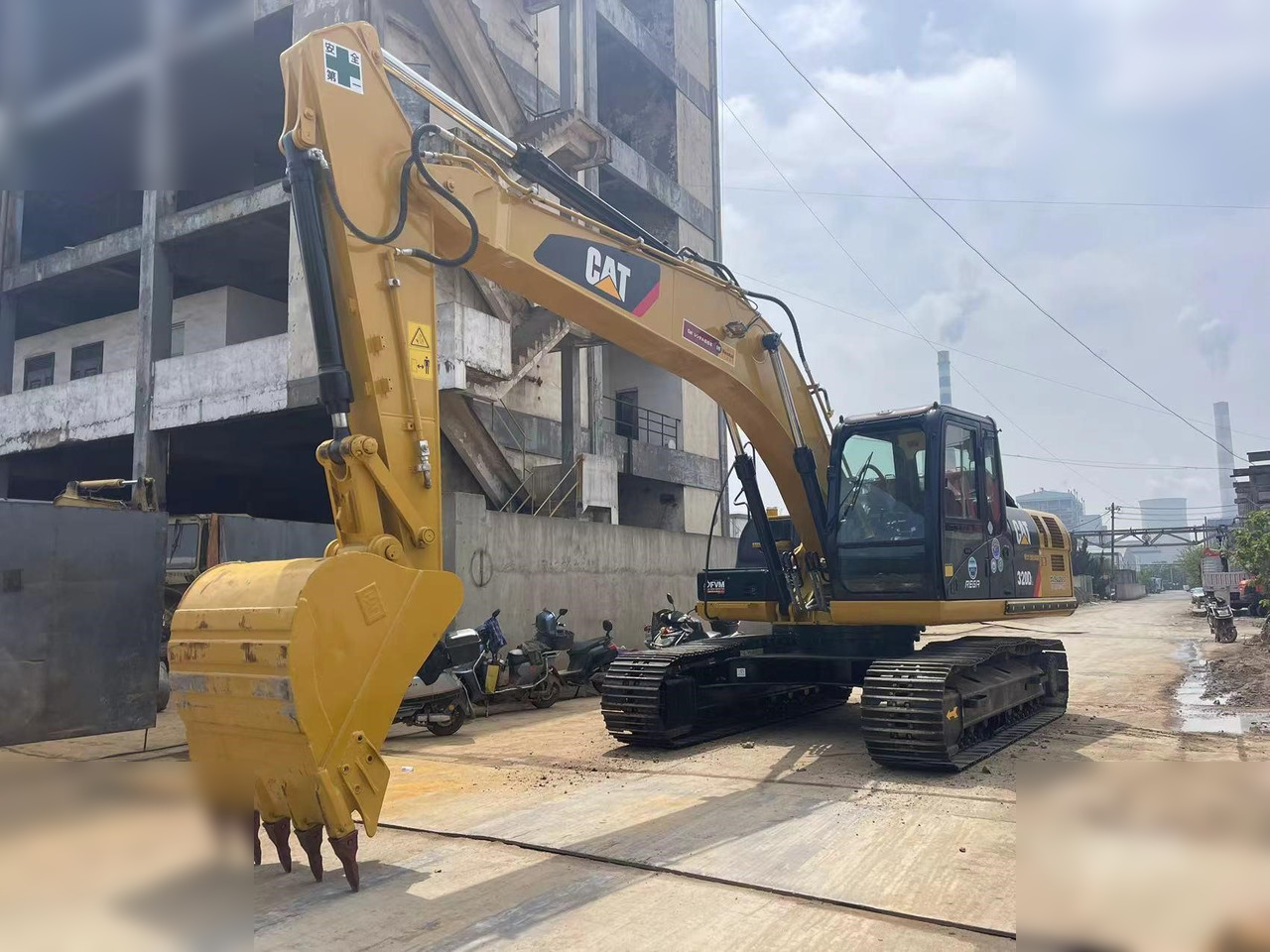 CATERPILLAR 320DL - Гусеничный экскаватор: фото 3 CATERPILLAR 320DL - Гусеничный экскаватор: фото 3