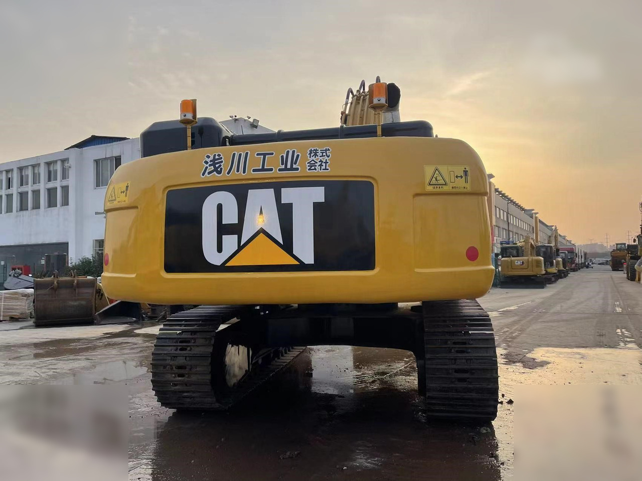 CATERPILLAR 330D - Гусеничный экскаватор: фото 3 CATERPILLAR 330D - Гусеничный экскаватор: фото 3