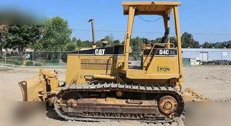 CATERPILLAR D4C - Бульдозер: фото 1 CATERPILLAR D4C - Бульдозер: фото 1