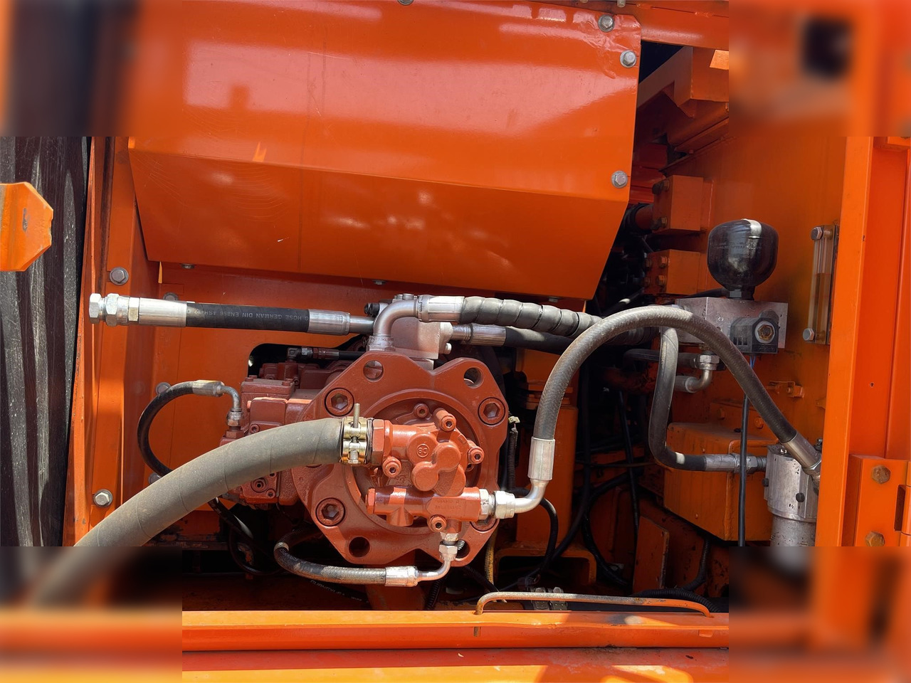 DOOSAN DH220 LC-7 - Гусеничный экскаватор: фото 3 DOOSAN DH220 LC-7 - Гусеничный экскаватор: фото 3