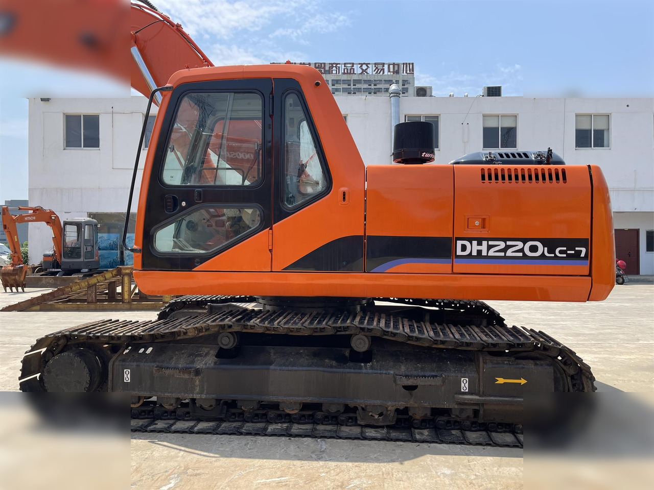 DOOSAN DH220 LC-7 - Гусеничный экскаватор: фото 2 DOOSAN DH220 LC-7 - Гусеничный экскаватор: фото 2