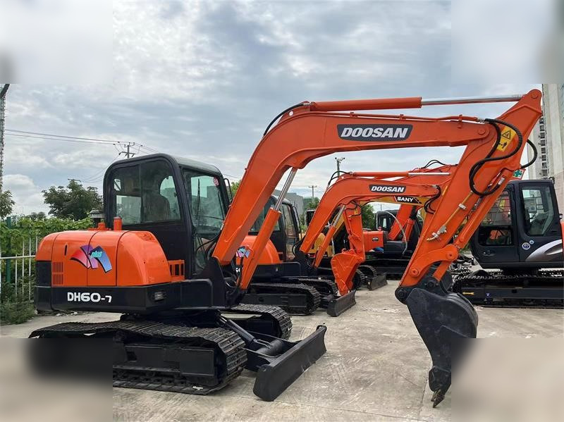 DOOSAN DH60-7 - Гусеничный экскаватор: фото 2 DOOSAN DH60-7 - Гусеничный экскаватор: фото 2