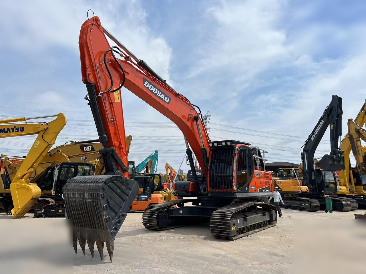 DOOSAN DX300 LC-9C - Гусеничный экскаватор: фото 3 DOOSAN DX300 LC-9C - Гусеничный экскаватор: фото 3