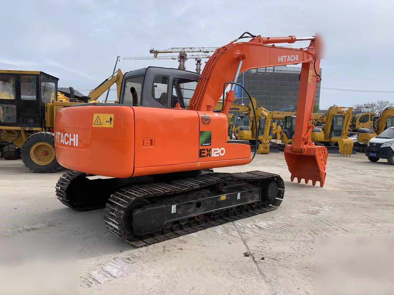 HITACHI EX120-5 - Гусеничный экскаватор: фото 1 HITACHI EX120-5 - Гусеничный экскаватор: фото 1