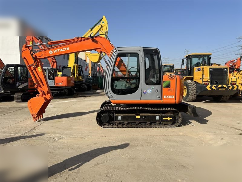 HITACHI EX60-5 - Гусеничный экскаватор: фото 1 HITACHI EX60-5 - Гусеничный экскаватор: фото 1