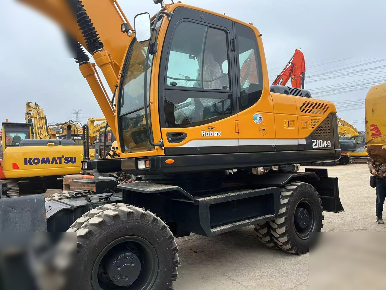 HYUNDAI ROBEX 210W-9 - Колёсный экскаватор: фото 4 HYUNDAI ROBEX 210W-9 - Колёсный экскаватор: фото 4