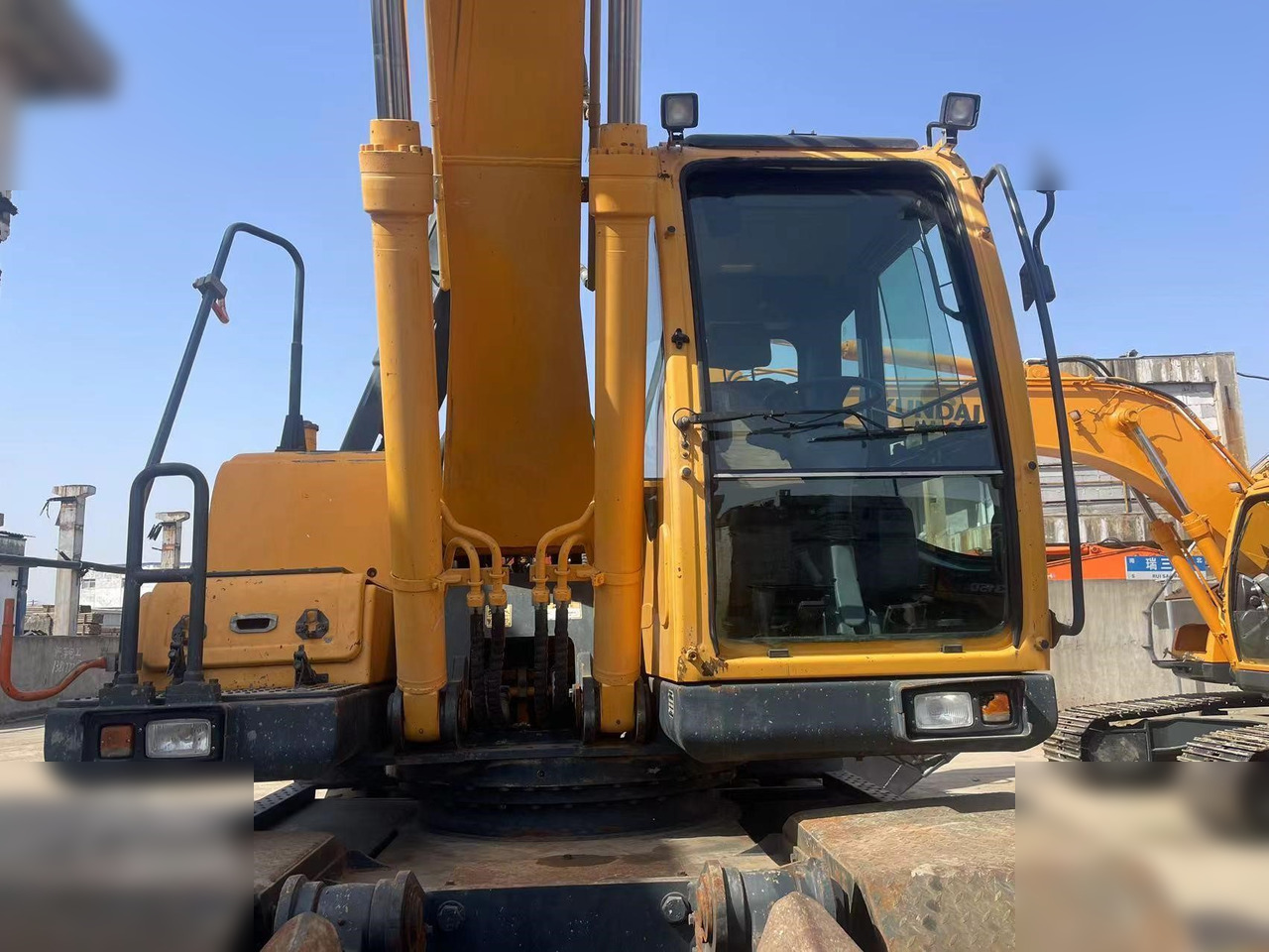 HYUNDAI ROBEX 210W-9 - Колёсный экскаватор: фото 5 HYUNDAI ROBEX 210W-9 - Колёсный экскаватор: фото 5
