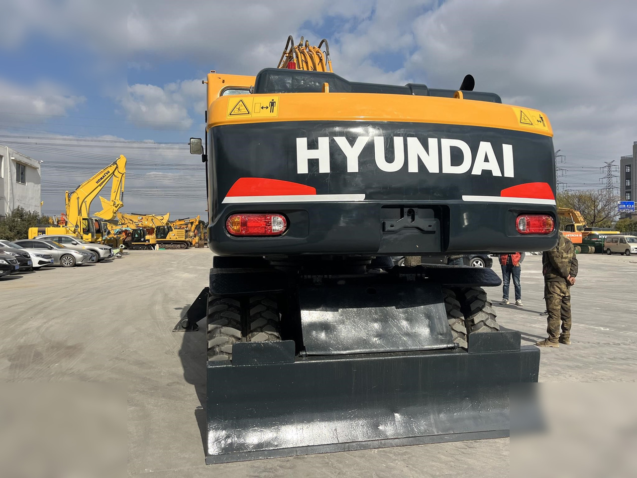 HYUNDAI ROBEX 210W-9 - Колёсный экскаватор: фото 4 HYUNDAI ROBEX 210W-9 - Колёсный экскаватор: фото 4