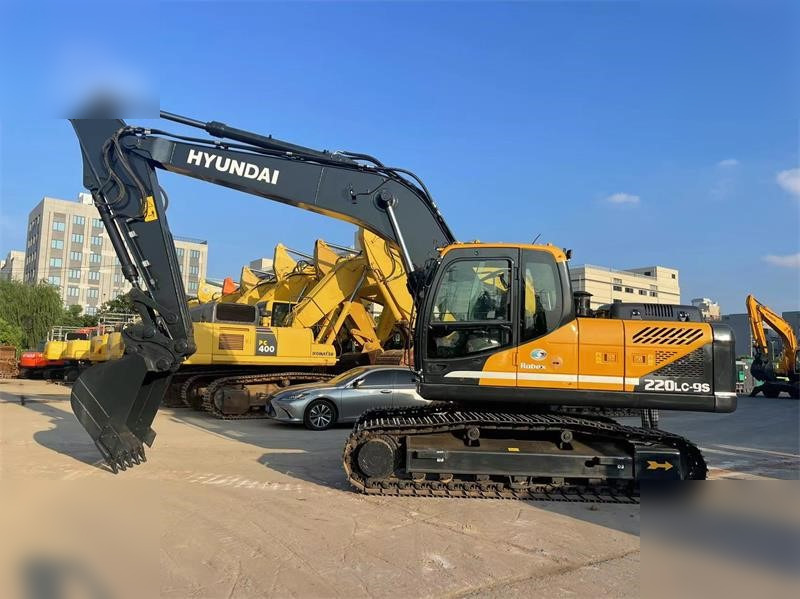 HYUNDAI ROBEX 220 LC-9S - Гусеничный экскаватор: фото 1 HYUNDAI ROBEX 220 LC-9S - Гусеничный экскаватор: фото 1