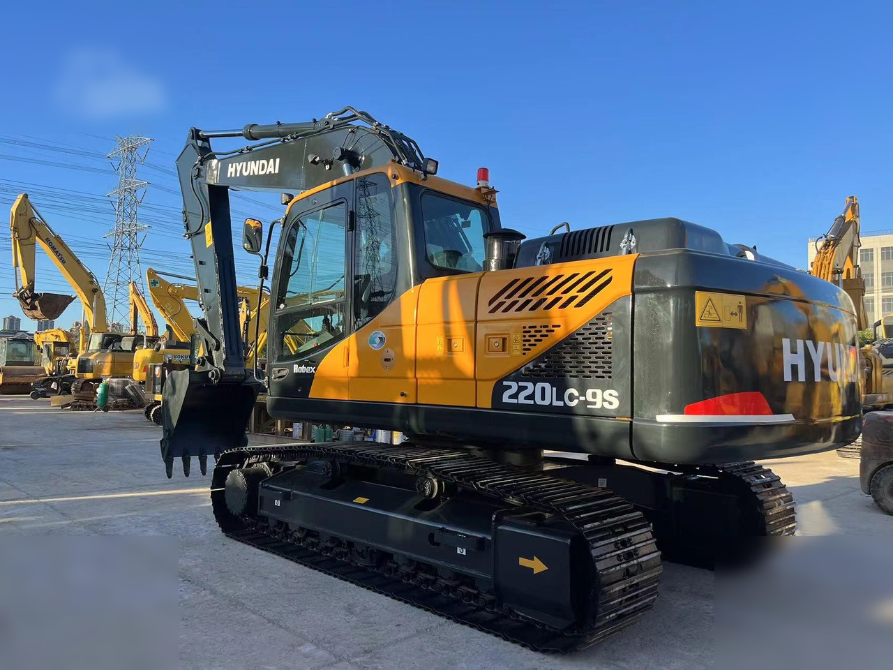 HYUNDAI ROBEX 220 LC-9S - Гусеничный экскаватор: фото 2 HYUNDAI ROBEX 220 LC-9S - Гусеничный экскаватор: фото 2