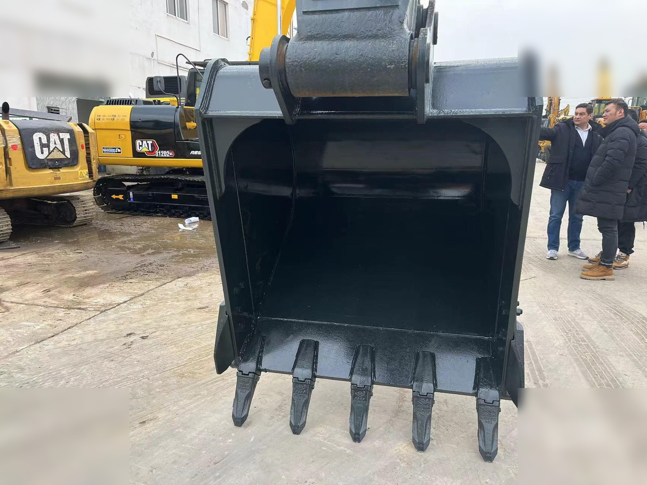 HYUNDAI ROBEX 305 LC-9T - Гусеничный экскаватор: фото 3 HYUNDAI ROBEX 305 LC-9T - Гусеничный экскаватор: фото 3