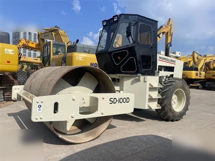 INGERSOLL-RAND SD100 - Каток: фото 2 INGERSOLL-RAND SD100 - Каток: фото 2