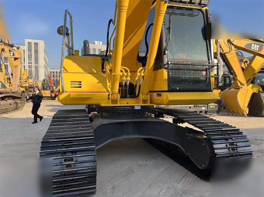 KOMATSU PC200-8 - Гусеничный экскаватор: фото 5 KOMATSU PC200-8 - Гусеничный экскаватор: фото 5