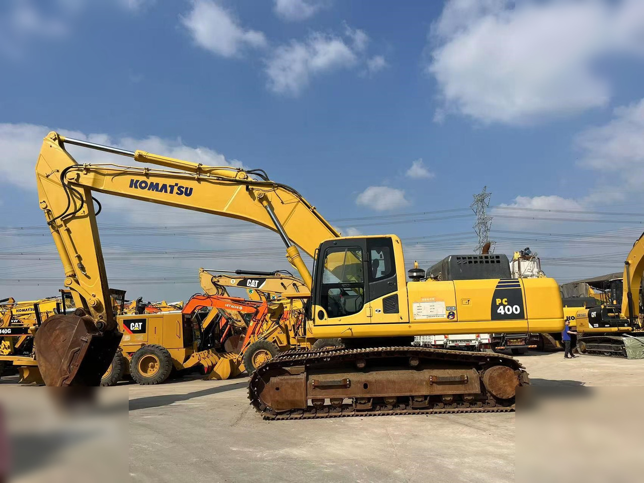 KOMATSU PC400-8R - Гусеничный экскаватор: фото 1 KOMATSU PC400-8R - Гусеничный экскаватор: фото 1