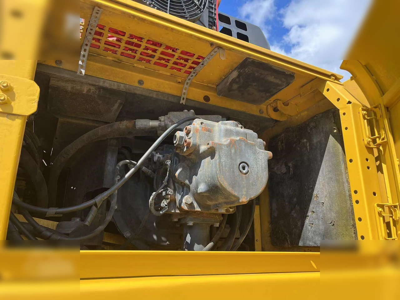 KOMATSU PC400-8R - Гусеничный экскаватор: фото 5 KOMATSU PC400-8R - Гусеничный экскаватор: фото 5