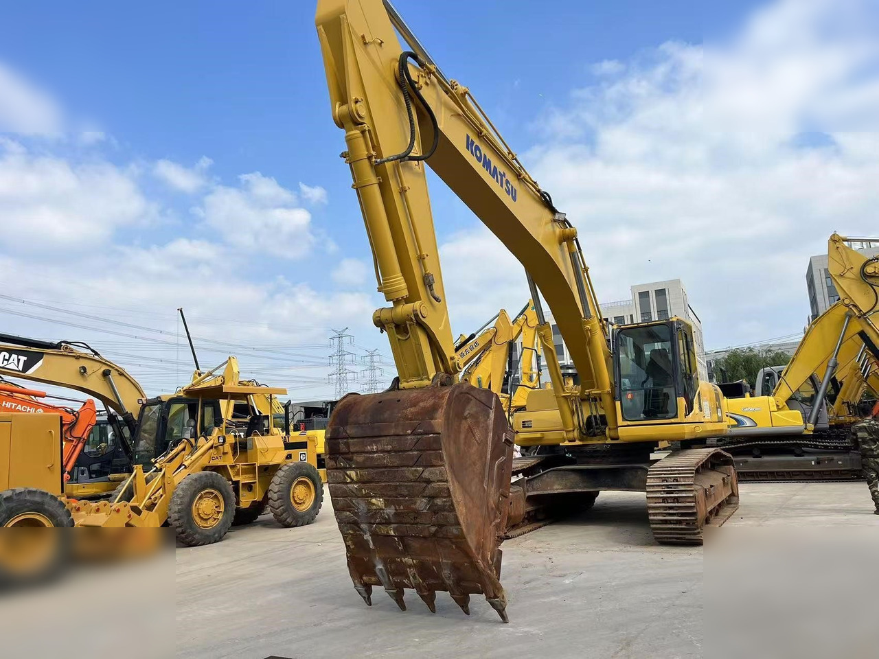 KOMATSU PC400-8R - Гусеничный экскаватор: фото 2 KOMATSU PC400-8R - Гусеничный экскаватор: фото 2