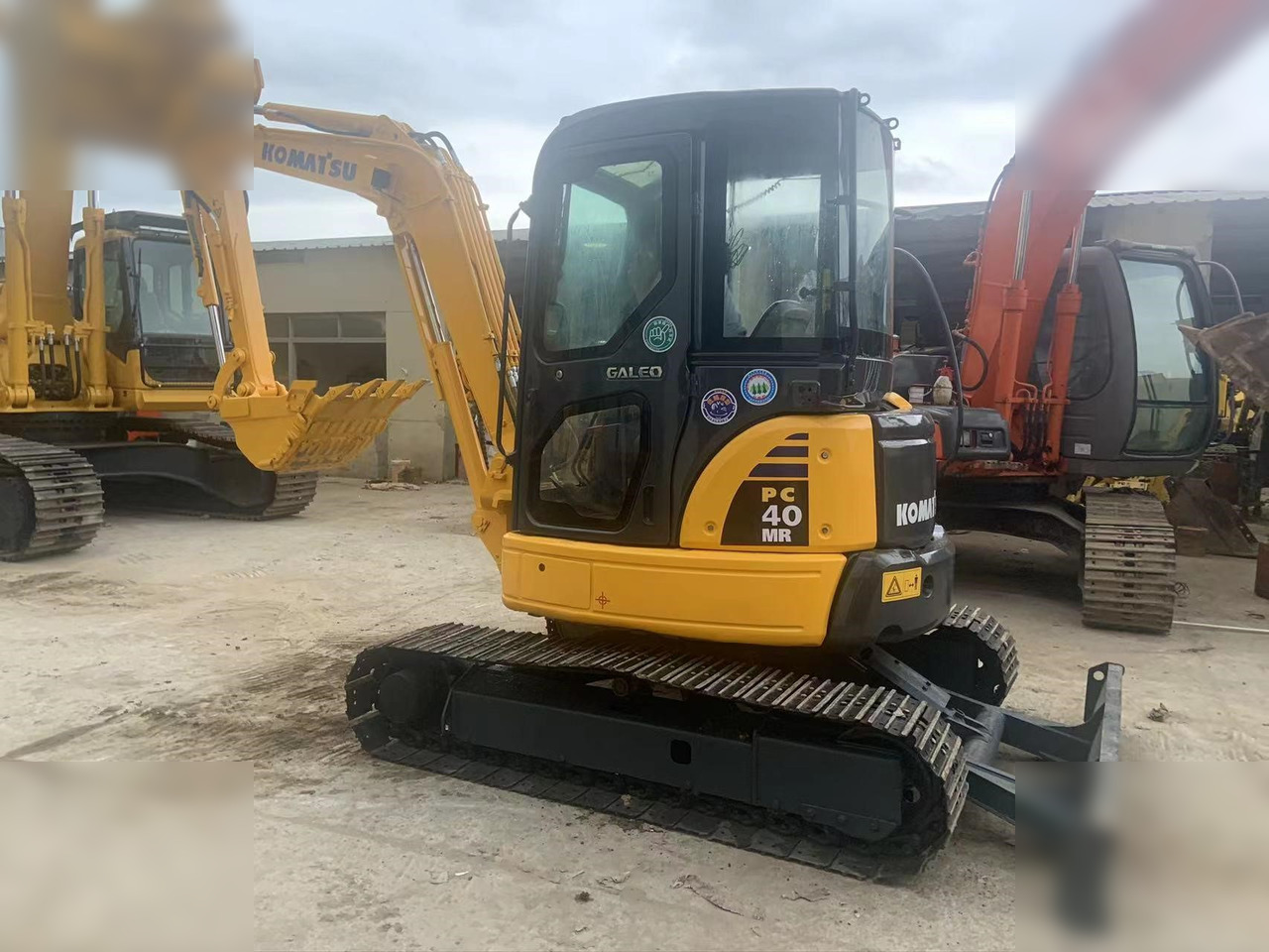 KOMATSU PC40MR-2 - Мини-экскаватор: фото 3 KOMATSU PC40MR-2 - Мини-экскаватор: фото 3